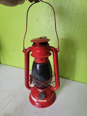 Dietz 816e06c8-3c5d-4 Vintage Little Wizard Red Lantern With Glass Globe Farmhouse Vtg