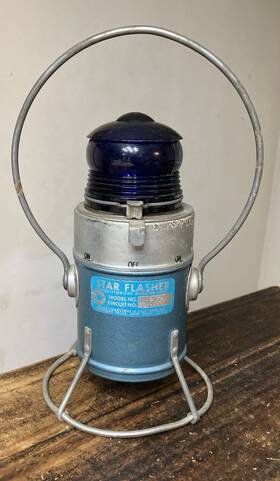 215-t Star Headlight & Lantern Co. Inc. 215t Vintage Flasher Railroad /w Blue Lens Tested And Works Nice