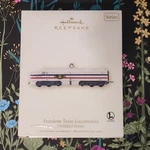 Hallmark Keepsake Freedom Locomotive Lionel Trains Ornament 2007 Metal. Fixed Price $18.50.