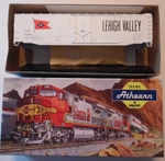 Athearn Ho Scale 50' Plug Door Boxcar Kit Lehigh Valley W/ez Mate & Nmra Coupler. Fixed Price $18.49.