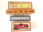 Tyco Old Dutch Cleanser Center Freight Train Car Ho #358F , Bridge & Caboose. Fixed Price $18.75.