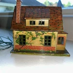 Lionel Scale Prewar #184 A-1 Bungalow H Roof 1923-1932 Era. Fixed Price $44.49.