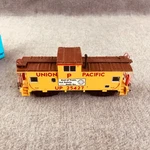 Athearn 75196 Union Pacific Wide Vision Caboose #25427, Ho Scale W/ Safety Sign. Fixed Price $29.99.